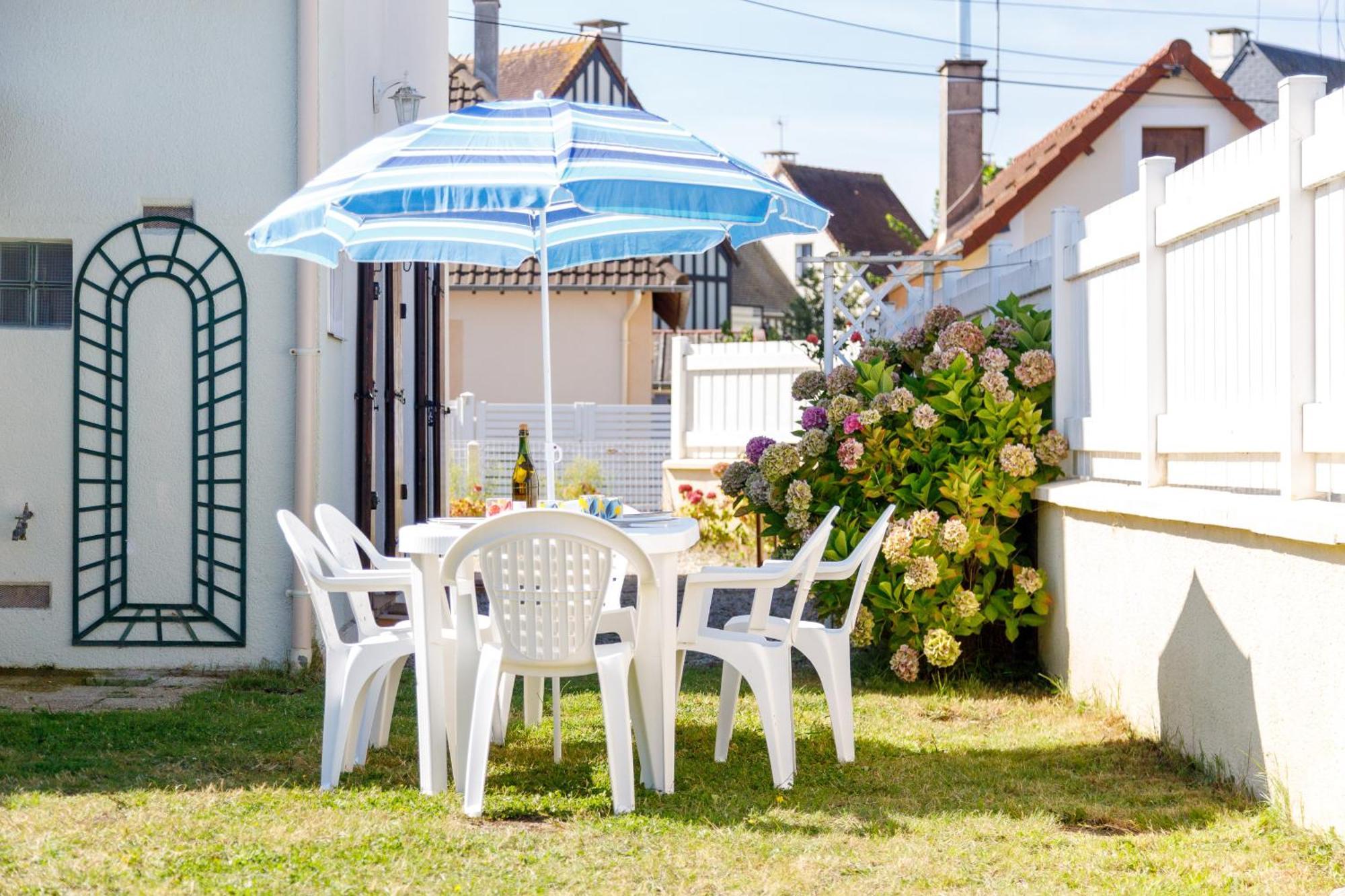 La Maison Cabourgeaise Proche Mer Exterior foto